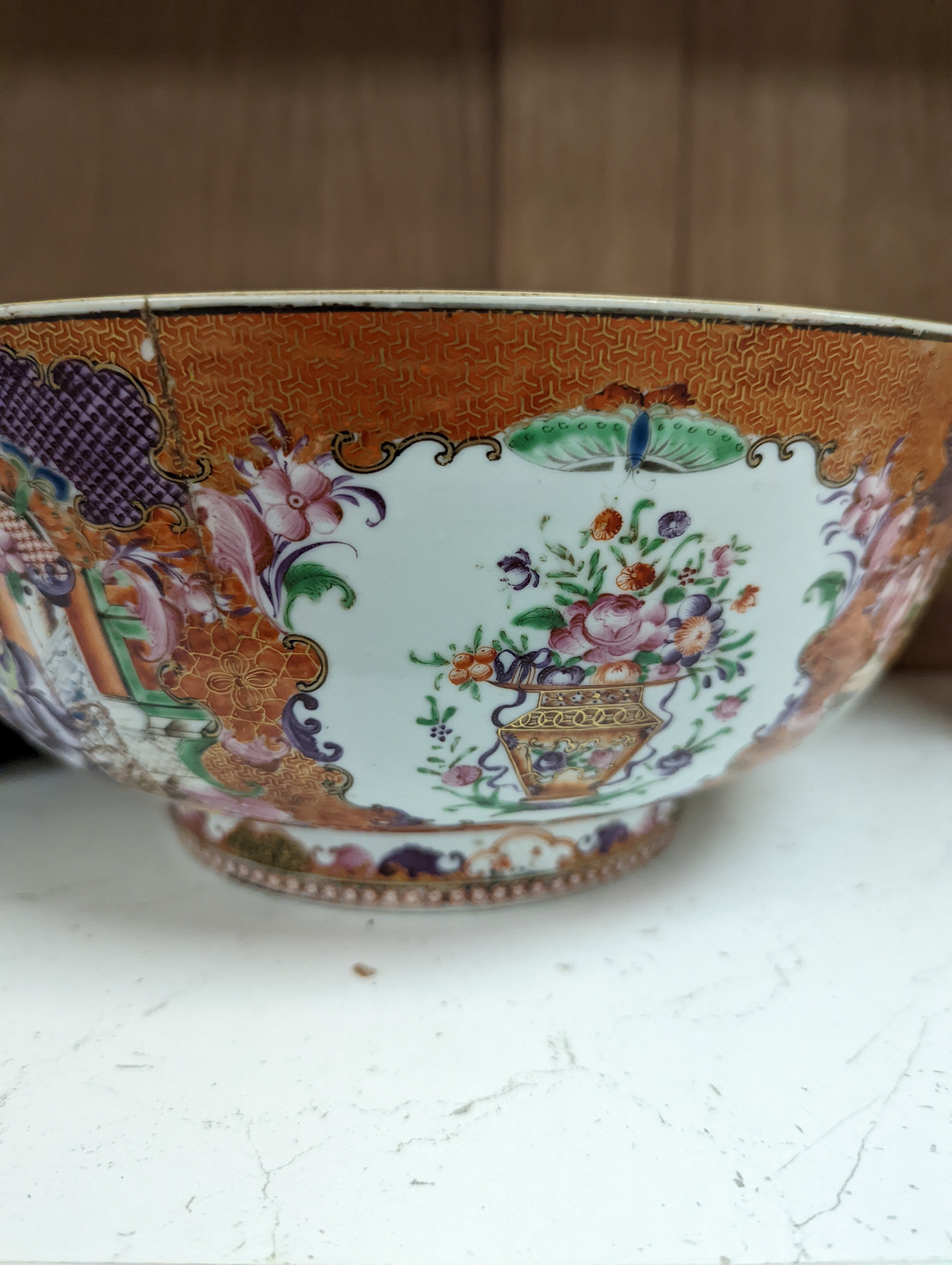 An 18th century Chinese export mandarin pattern porcelain bowl with hardwood stand 28.5cm diameter